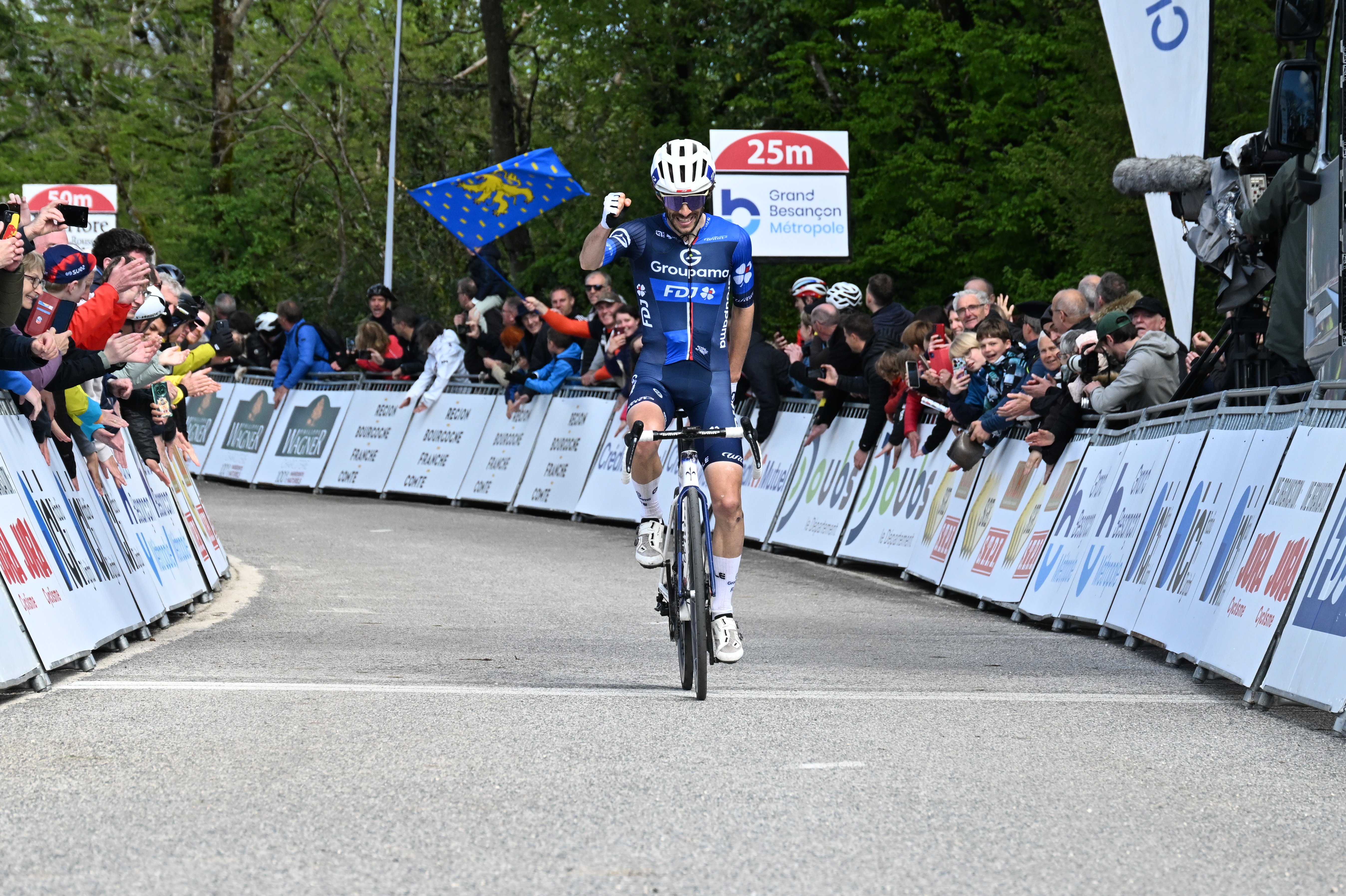 Victoire de Guillaume Martin Guyonnet à Montfaucon